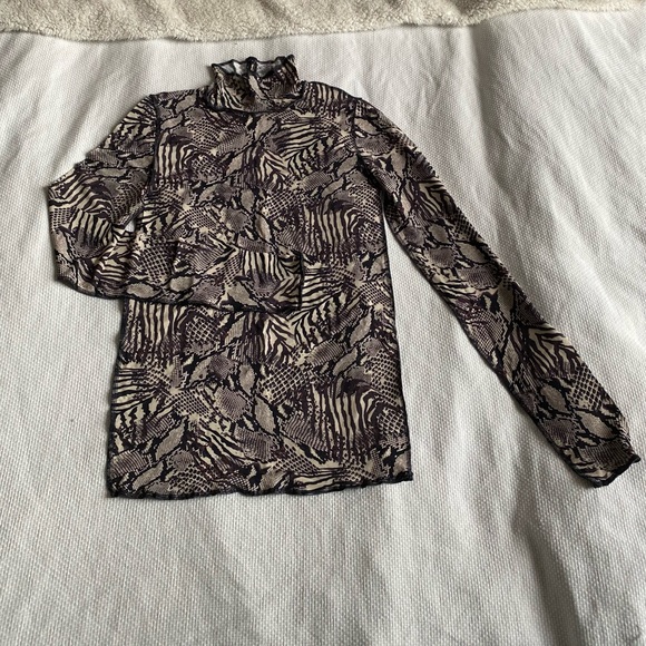 Aritzia Wilfred stretch turtle neck top size xs - Picture 1 of 3